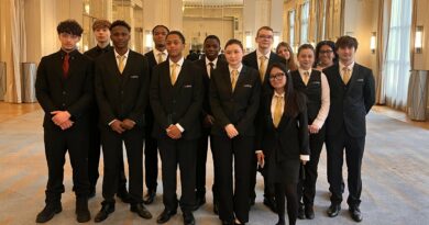 Les 1ère BAC PRO Service au palace Lutetia Les 1ère BAC PRO Service au palace Lutetia